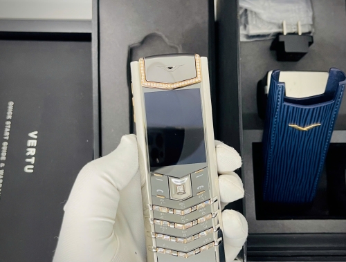Vertu Signature S Pure Silver Blue Aligator Diamond